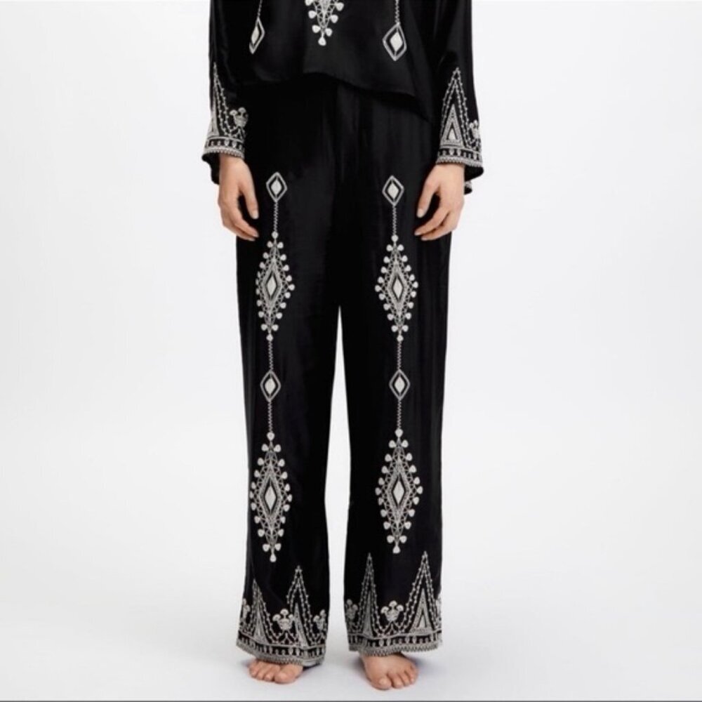 NWT Zara Embroidered High Waisted Silky Satin Wide‎ Leg Pants 6895/272/800/ XS